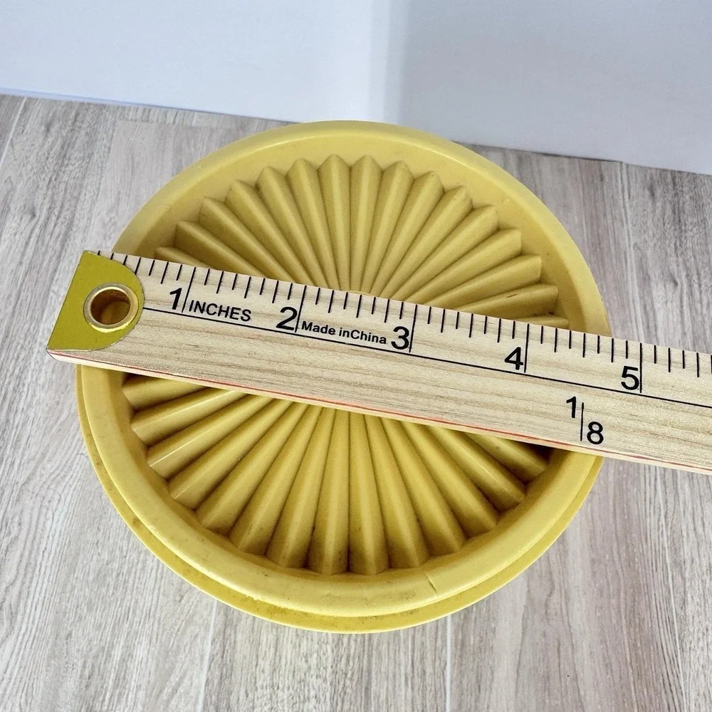 Vintage Tupperware Yellow Servalier Canister Starburst Lid Daisy Retro Kitchen‎